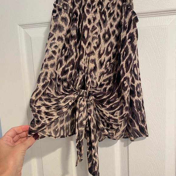 Silk Animal Print Top. Tie Back - Picture 2 of 4